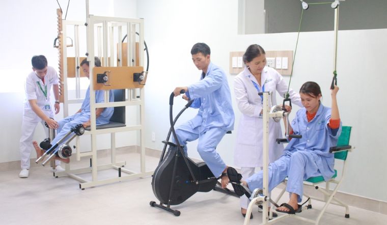 Máy phục hồi chức năng bàn tay: Giải pháp cho phục hồi sau tai biến