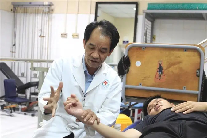 Tập Vật Lý Trị Liệu Sau Đột Quỵ: Hướng Dẫn và Bài Tập Hiệu Quả